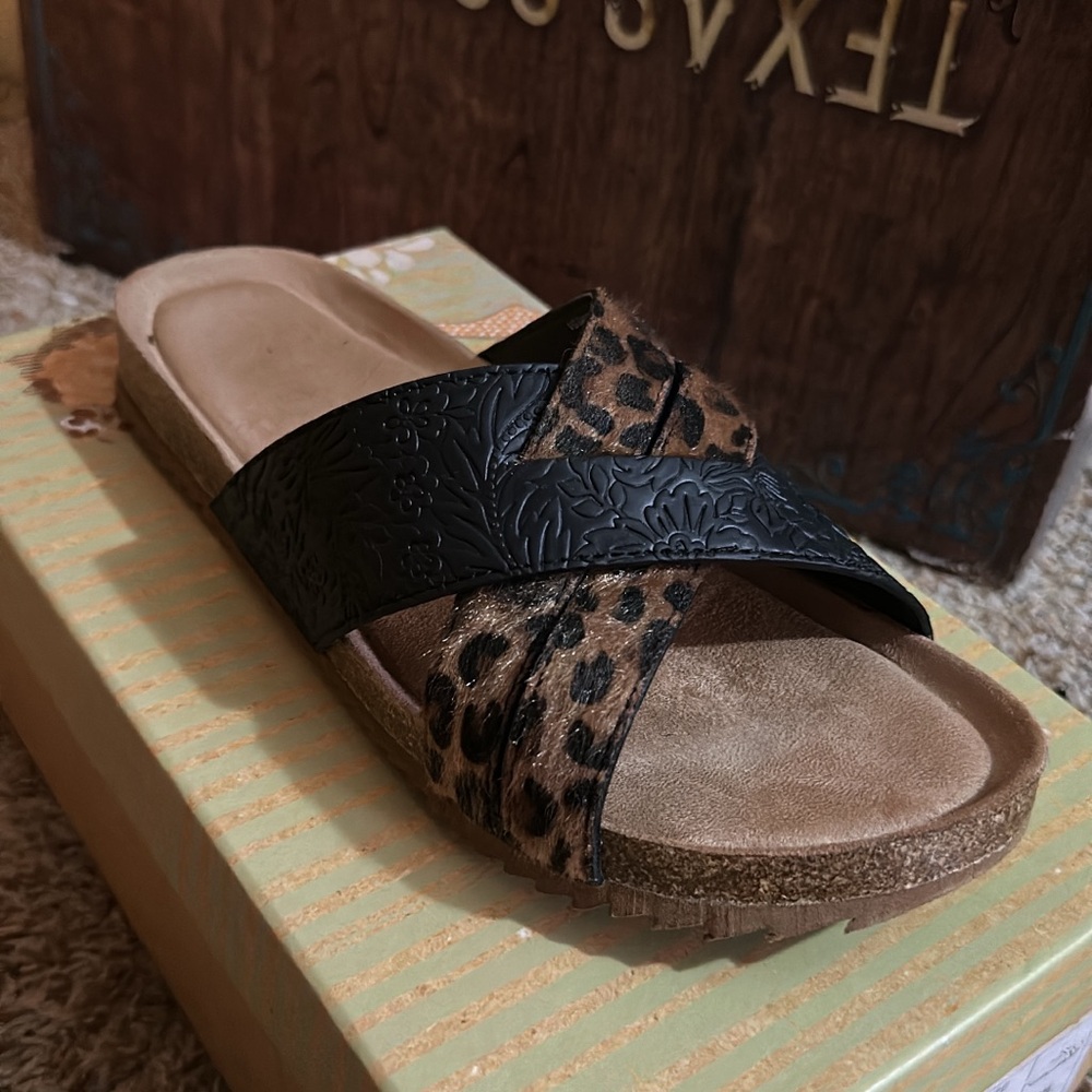 Women sandal